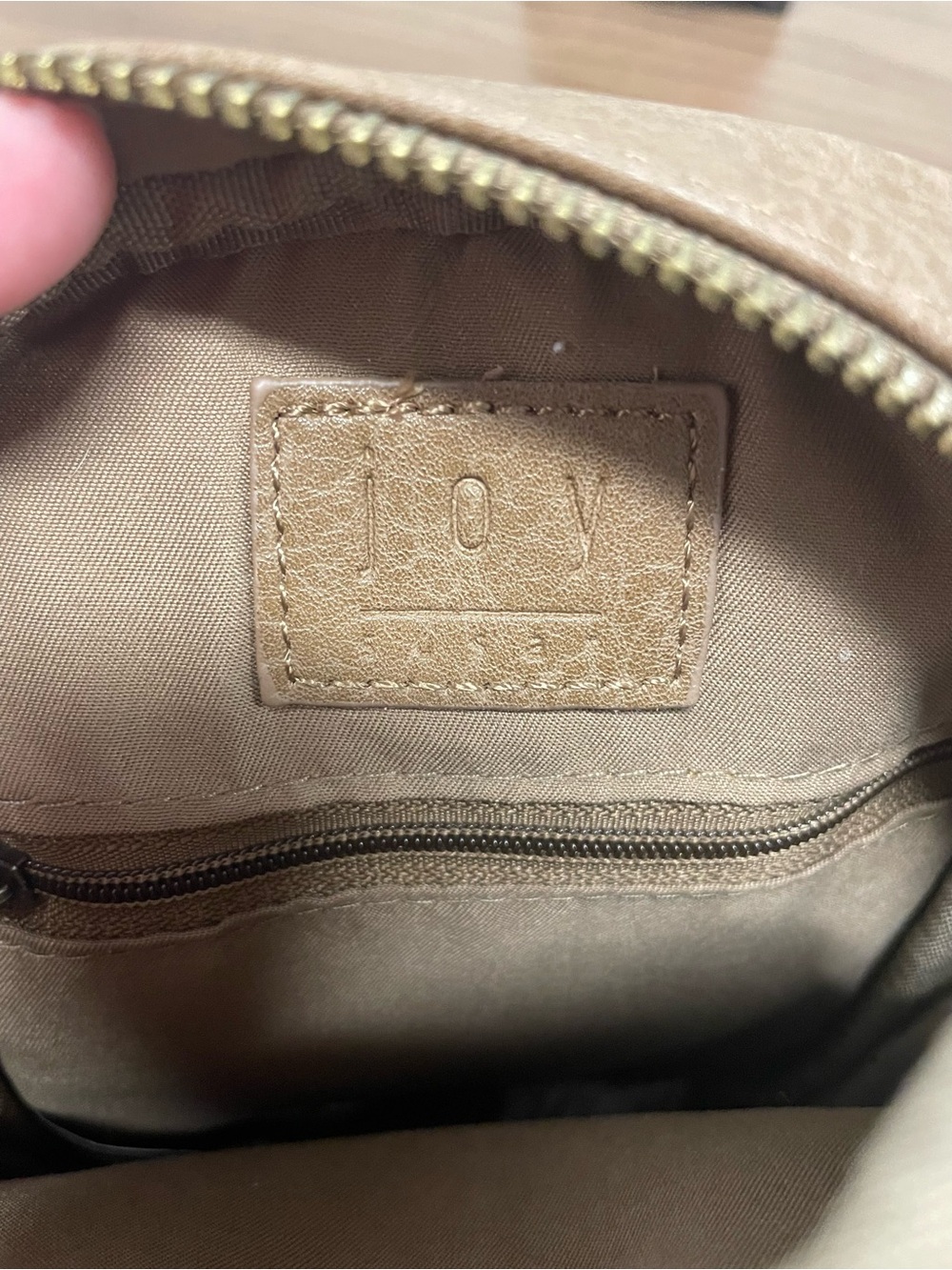 NWOT Joy Susan Skyler Sling Bag in Taupe - Picture 3 of 7